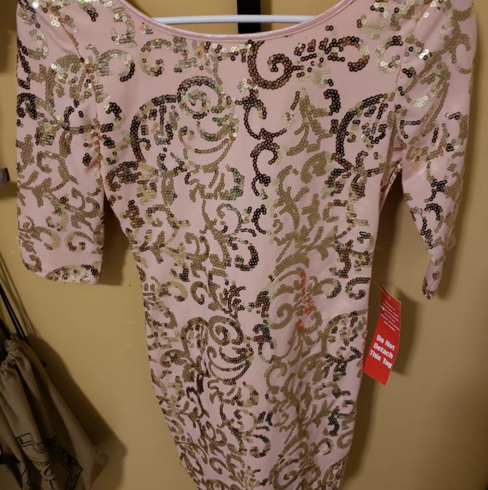 Small dress with sequins
